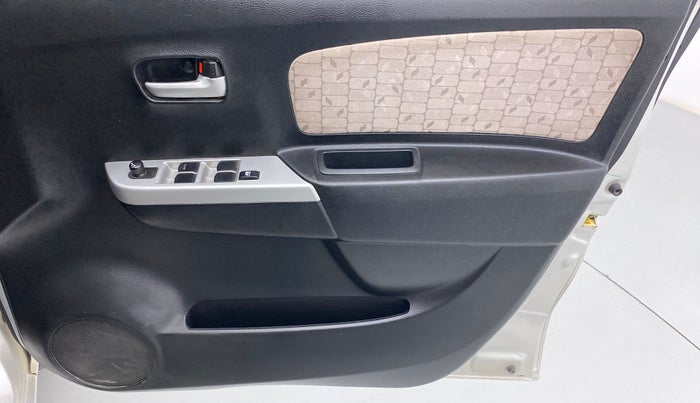 2016 Maruti Wagon R 1.0 VXI, Petrol, Manual, 41,111 km, Driver Side Door Panels Control