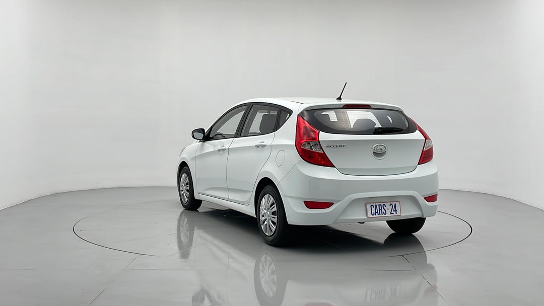 Left Back Diagonal (45- Degree) View