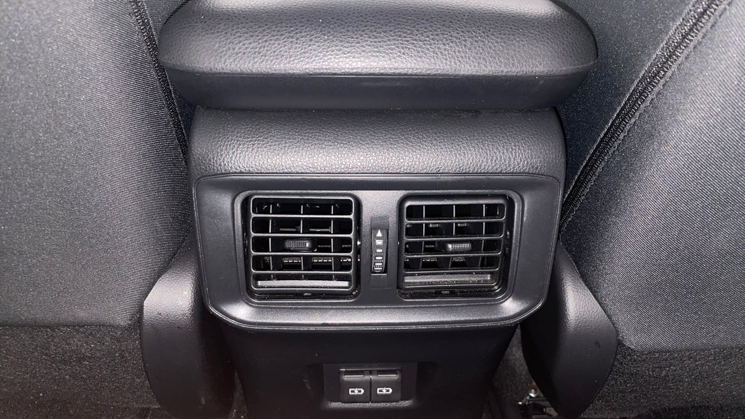 2023 Toyota RAV4 Gx (2wd), Automatic, 43978 km, Rear A/C Vent