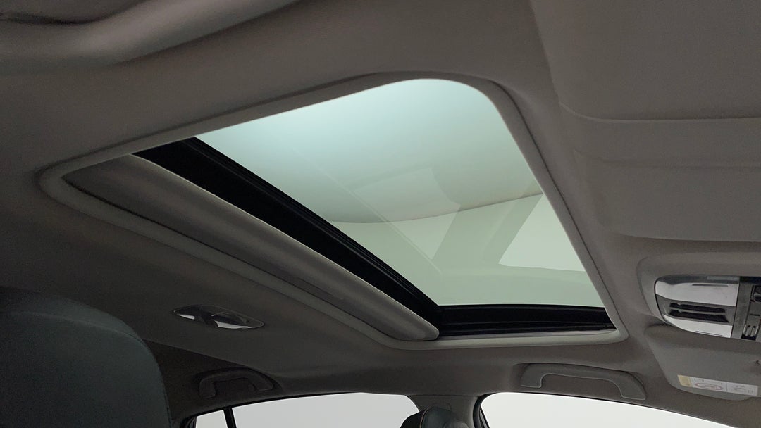 Interior Sunroof/Moonroof