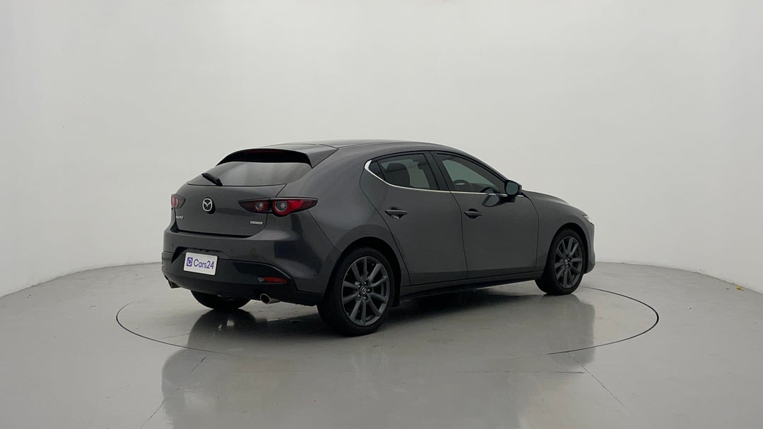 Right Back Diagonal (45- Degree) View