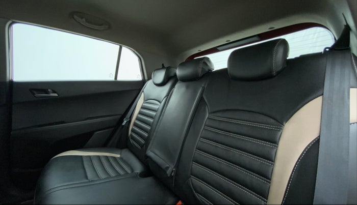 2017 Hyundai Creta SX PLUS AT 1.6 PETROL, Petrol, Automatic, 1,16,844 km, Right Side Rear Door Cabin
