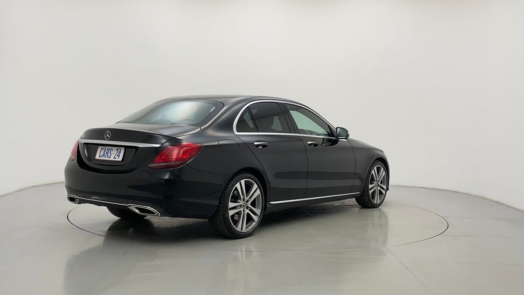 Right Back Diagonal (45- Degree) View