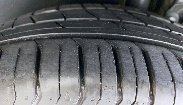 2015 Maruti Ertiga VXI, Petrol, Manual, 50,143 km, Left Rear Tyre Tread