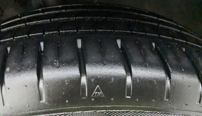 2020 Toyota Glanza G MT PETROL, Petrol, Manual, 14,320 km, Left Front Tyre Tread