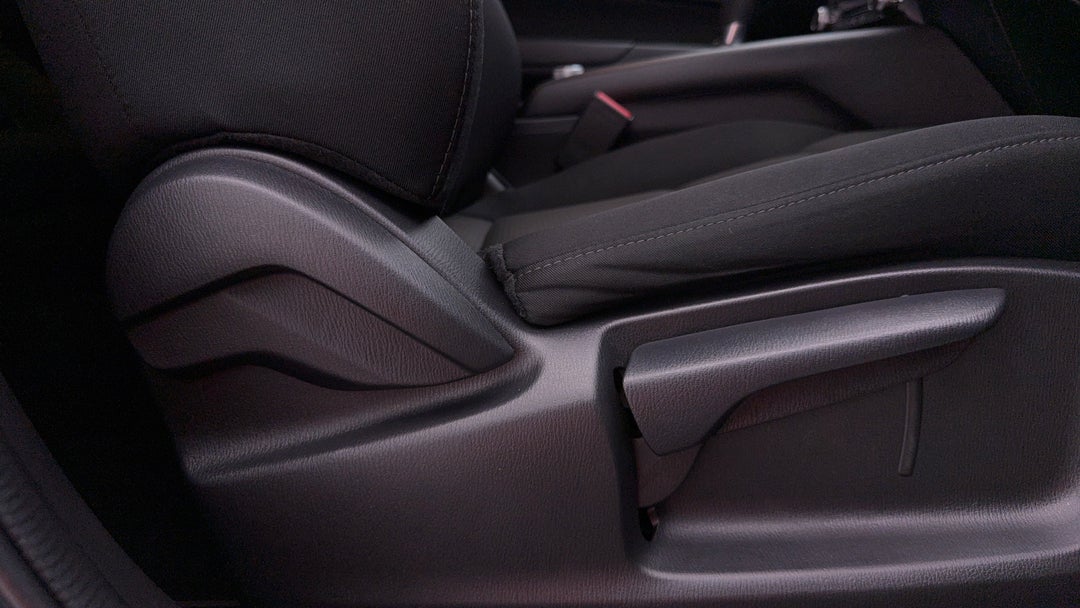 2024 Mazda CX-5 G25 Maxx Sport (FWD), Automatic, 17670 km, Drivers Side Adjustment Panel