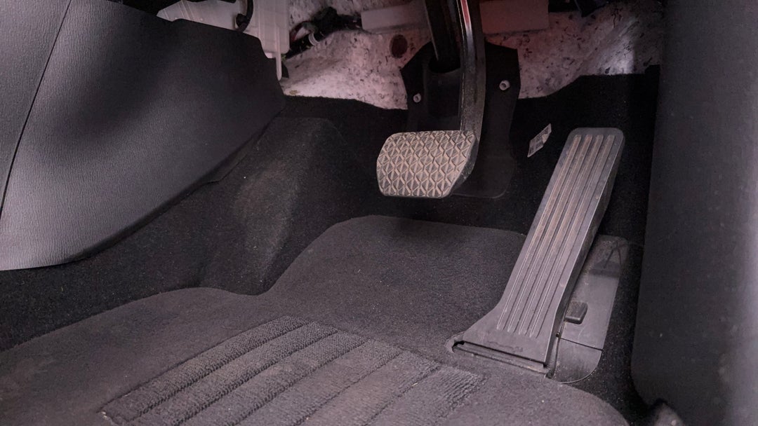 2024 Mazda CX-5 G25 Maxx Sport (FWD), Automatic, 17670 km, Pedals and Footmat