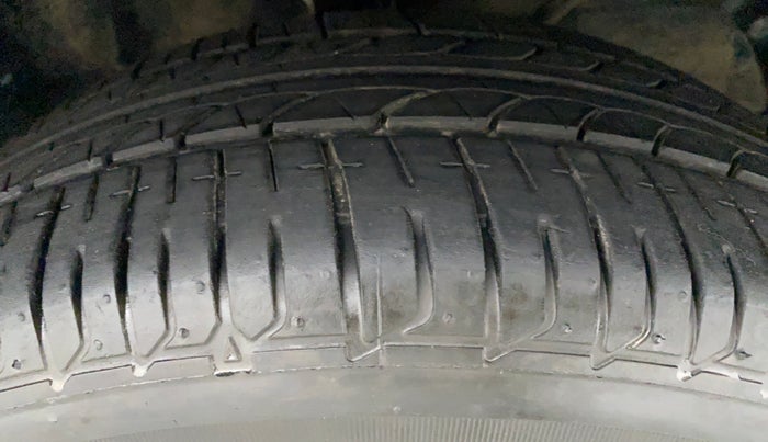2018 Maruti Baleno ALPHA PETROL 1.2, Petrol, Manual, 54,664 km, Right Front Tyre Tread
