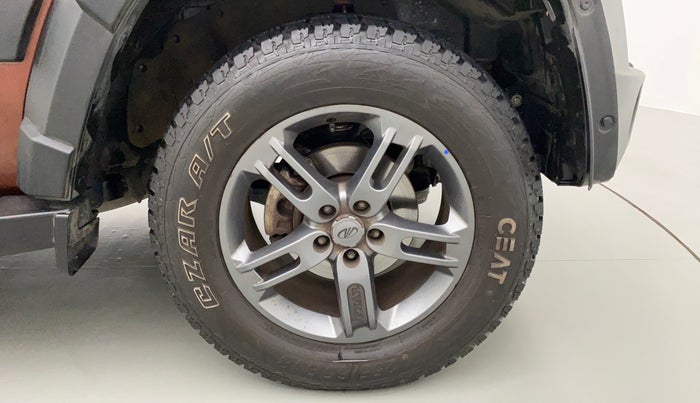 2021 Mahindra Thar LX PETROL HT 4WD AT, Petrol, Automatic, 7,447 km, Right Front Wheel