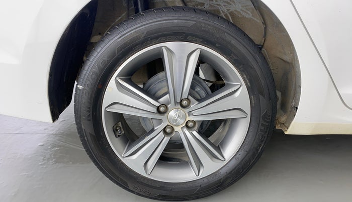2017 Hyundai Verna 1.6 SX VTVT, Petrol, Manual, 24,434 km, Right Rear Wheel