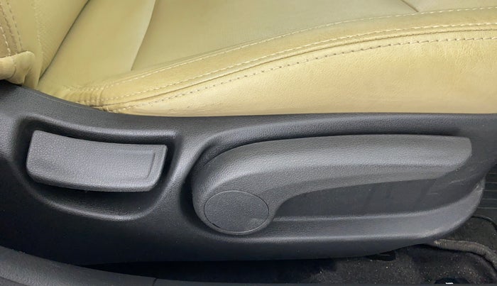 2017 Hyundai Verna 1.6 SX VTVT, Petrol, Manual, 24,434 km, Driver Side Adjustment Panel