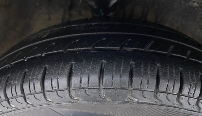 2016 Maruti Alto 800 LXI, Petrol, Manual, 29,837 km, Right Front Tyre Tread