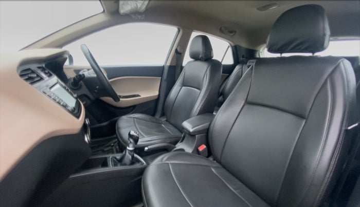 2016 Hyundai Elite i20 1.4 CRDI ASTA (O), Diesel, Manual, 45,565 km, Right Side Front Door Cabin View
