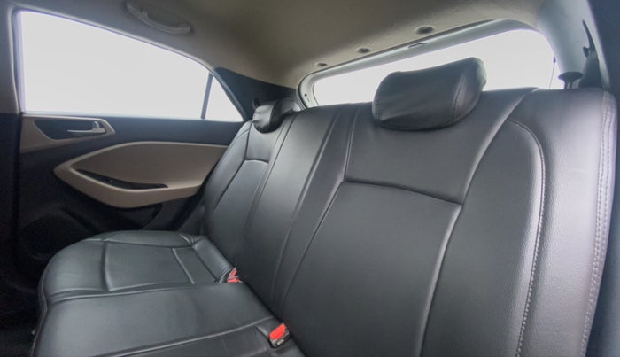 2016 Hyundai Elite i20 1.4 CRDI ASTA (O), Diesel, Manual, 45,565 km, Right Side Door Cabin View