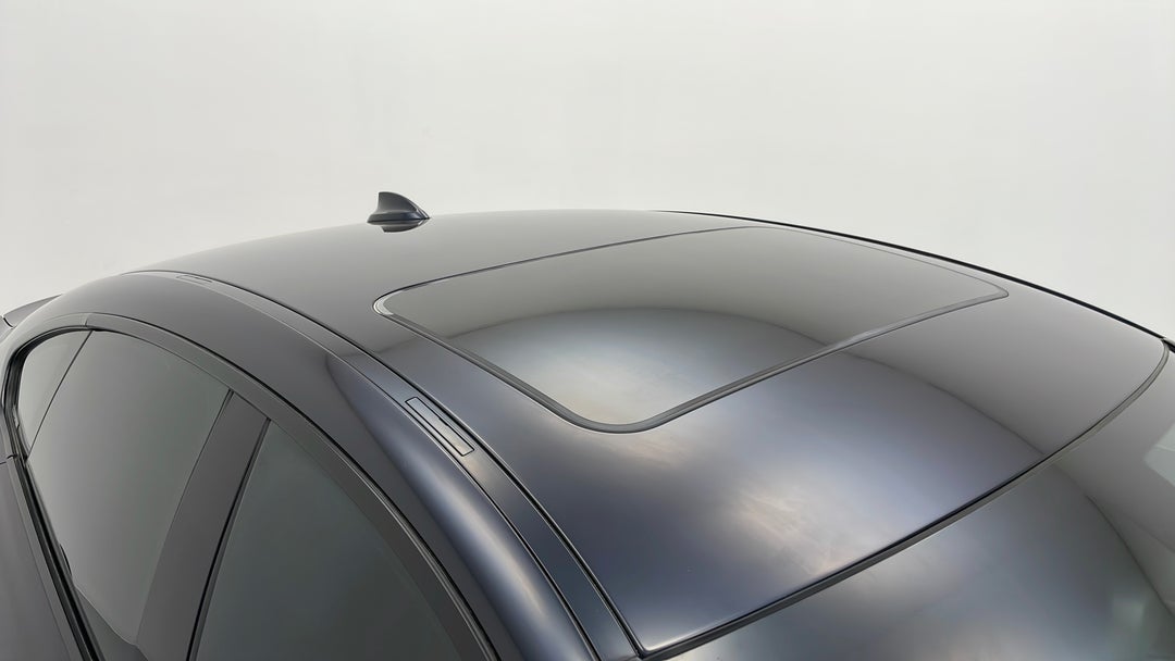 Roof/Sunroof View