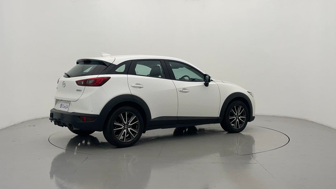 Right Back Diagonal (45- Degree) View