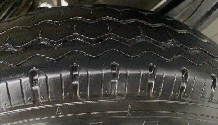 2022 Maruti Eeco 5 STR AC CNG (O), CNG, Manual, 16,717 km, Left Rear Tyre Tread
