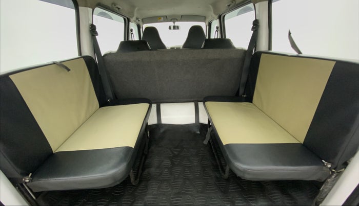 2022 Maruti Eeco 5 STR AC CNG (O), CNG, Manual, 16,717 km, Third Seat Row ( optional )