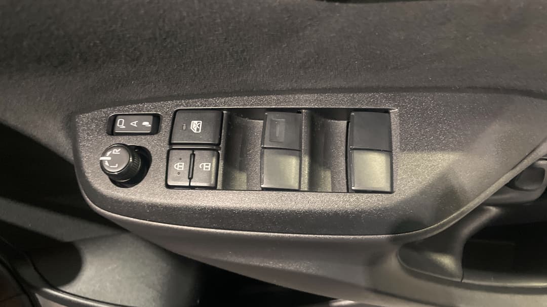 2023 Toyota Yaris Cross Gx Hybrid, Automatic, 40199 km, Drivers Side Door Panel Controls