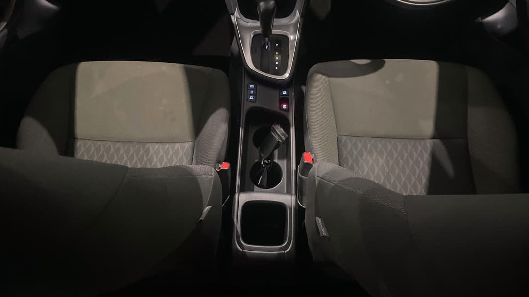 2023 Toyota Yaris Cross Gx Hybrid, Automatic, 40199 km, Center Console