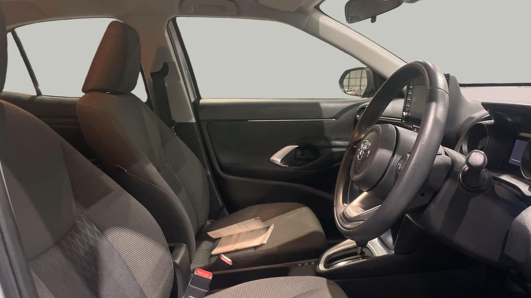 2023 Toyota Yaris Cross Gx Hybrid, Automatic, 40199 km, Right Side Front Door Cabin View