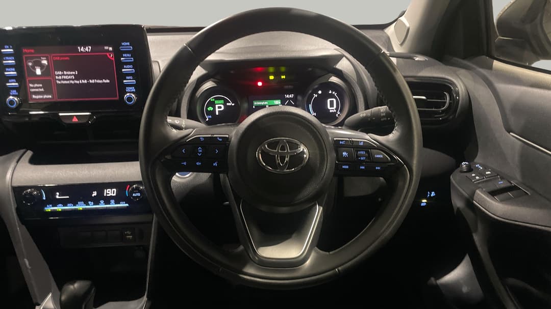 2023 Toyota Yaris Cross Gx Hybrid, Automatic, 40199 km, Steering Wheel Close-up