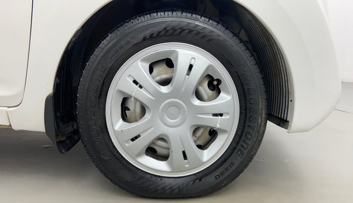 2017 Hyundai Eon ERA PLUS, Petrol, Manual, 88,571 km, Right Front Tyre