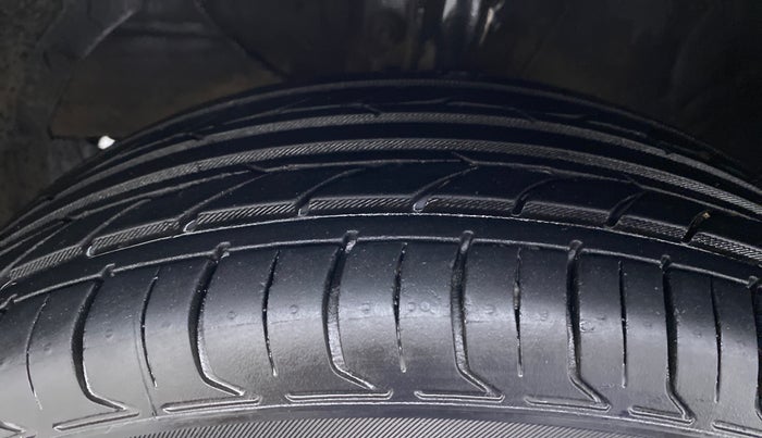 2019 Maruti Ertiga ZXI SMART HYBRID AT, Petrol, Automatic, 44,448 km, Left Front Tyre Tread