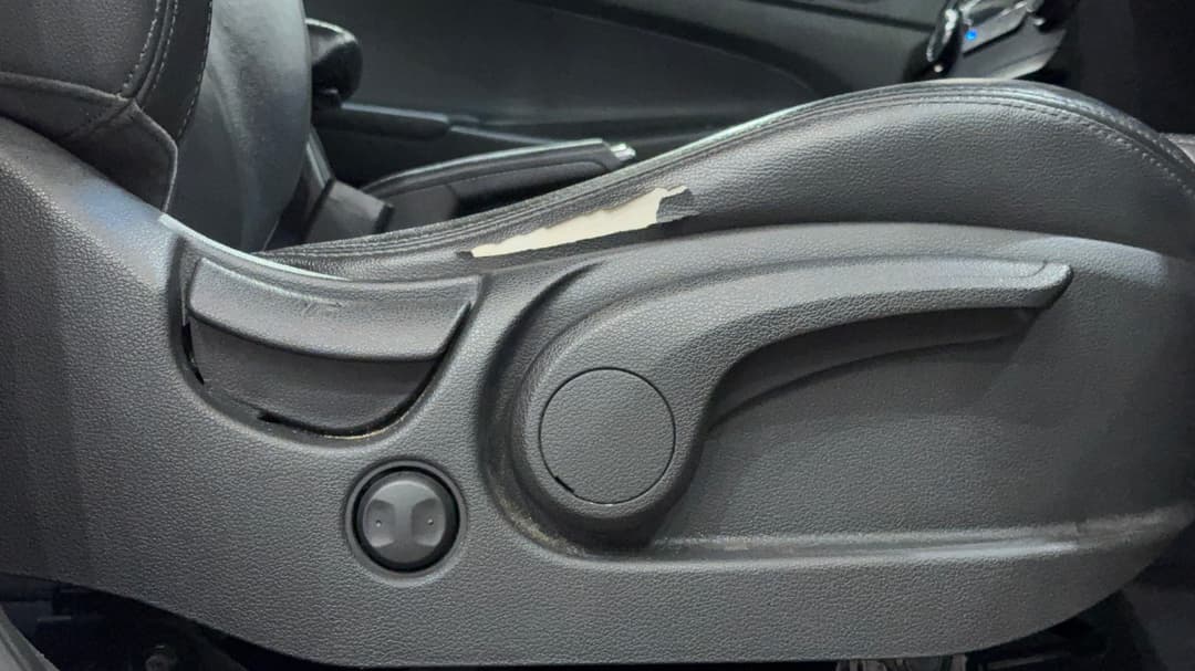 2017 Hyundai Tucson Active X (FWD), Automatic, 83866 km, Drivers Side Adjustment Panel