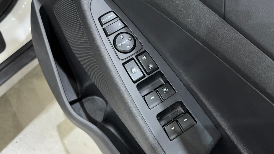 2017 Hyundai Tucson Active X (FWD), Automatic, 83866 km, Drivers Side Door Panel Controls