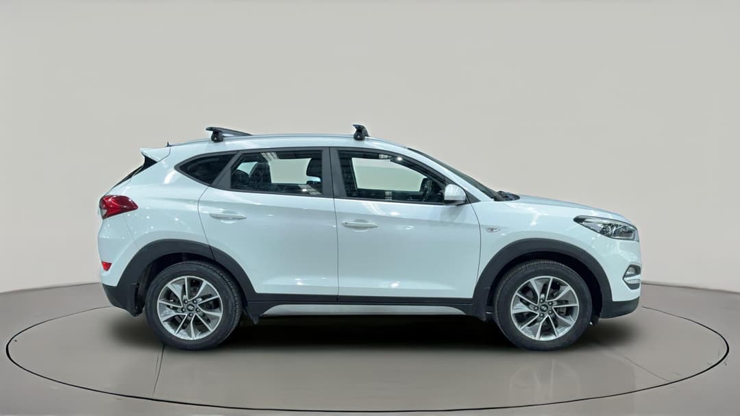 2017 Hyundai Tucson Active X (FWD), Automatic, 83866 km, Right Side View