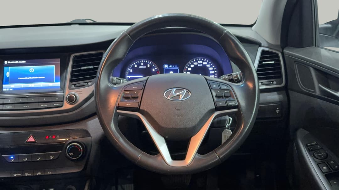 2017 Hyundai Tucson Active X (FWD), Automatic, 83866 km, Steering Wheel Close-up