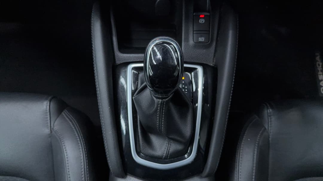 2018 Nissan Qashqai St-l, Automatic, 135350 km, Gear Lever 