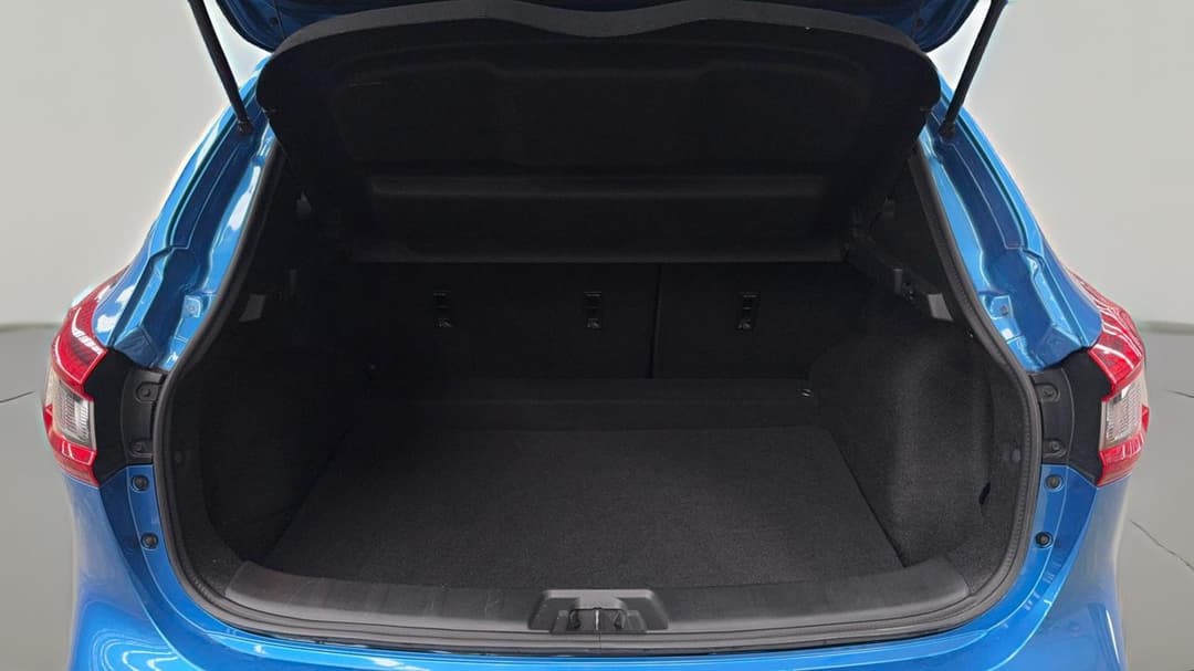 2018 Nissan Qashqai St-l, Automatic, 135350 km, Boot Inside View
