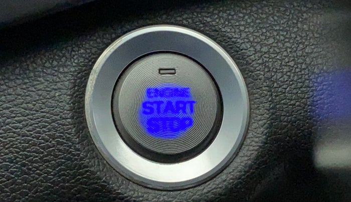 2017 Hyundai New Elantra 2.0 SX(O) AT PETROL, Petrol, Automatic, 98,056 km, Keyless Start/ Stop Button