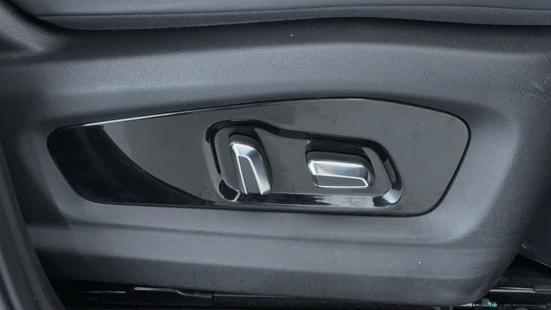 2025 Chery Tiggo 4 Ultimate, Automatic, 11328 km, Drivers Side Adjustment Panel