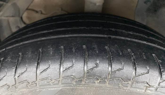 2020 Maruti S Cross ALPHA 1.5 SMART HYBRID, Petrol, Manual, 40,868 km, Left Front Tyre Tread