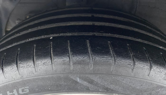 2015 Hyundai Elite i20 ASTA 1.4 CRDI, Diesel, Manual, 45,221 km, Right Rear Tyre Tread