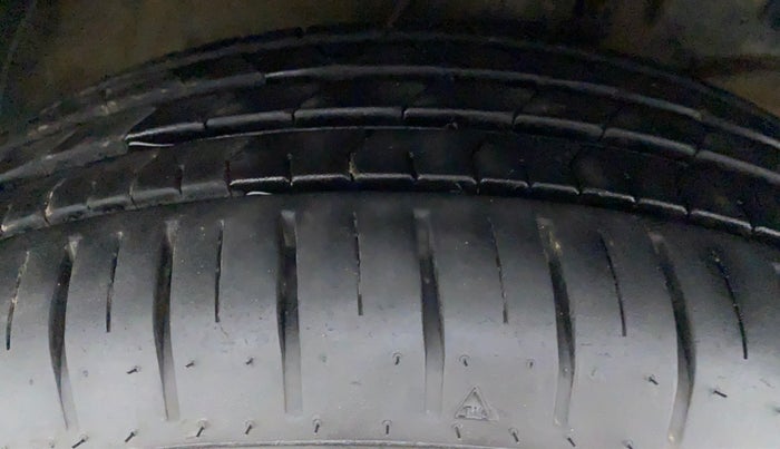 2019 Maruti Baleno ZETA 1.2 K12, Petrol, Manual, 65,930 km, Right Front Tyre Tread