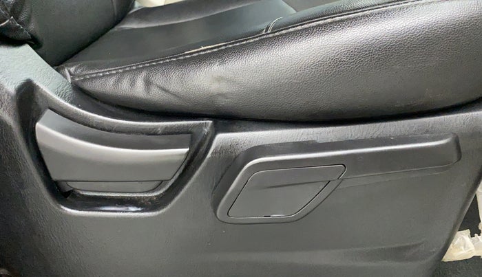2017 Mahindra Scorpio S11, Diesel, Manual, 86,925 km, Driver Side Adjustment Panel