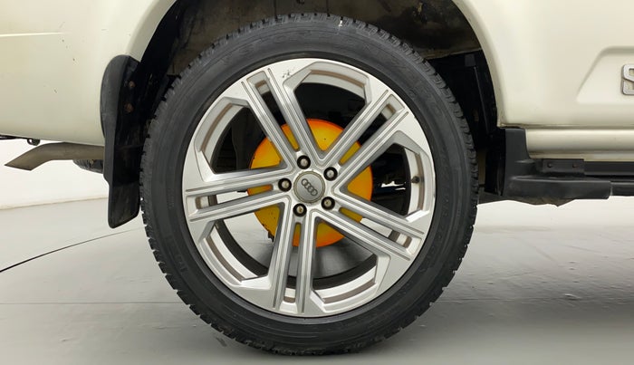 2017 Mahindra Scorpio S11, Diesel, Manual, 86,925 km, Right Rear Wheel