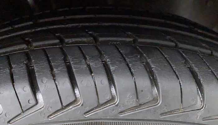 2017 Datsun Redi Go T (O), Petrol, Manual, 21,938 km, Left Rear Tyre Tread