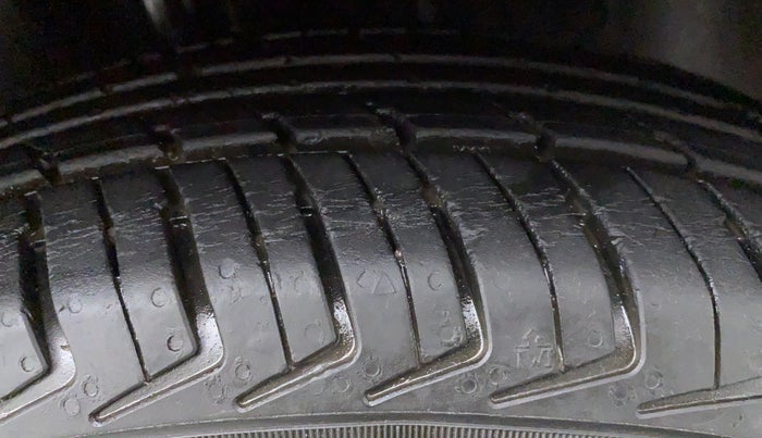 2017 Datsun Redi Go T (O), Petrol, Manual, 21,938 km, Left Front Tyre Tread