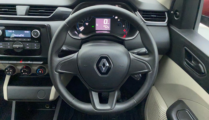 2020 Renault TRIBER RXL AT, Petrol, Automatic, 3,039 km, Steering Wheel Close Up