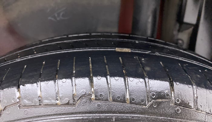 2015 Maruti Swift Dzire VDI, Diesel, Manual, 90,073 km, Left Rear Tyre Tread