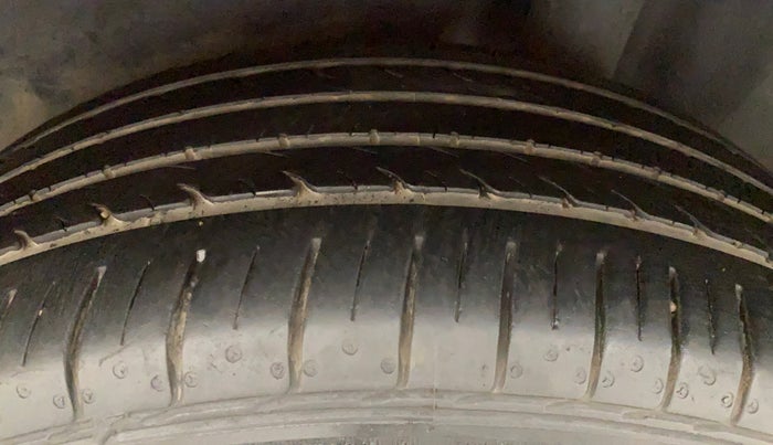 2019 Volkswagen Polo HIGHLINE PLUS 1.0, Petrol, Manual, 37,710 km, Left Rear Tyre Tread