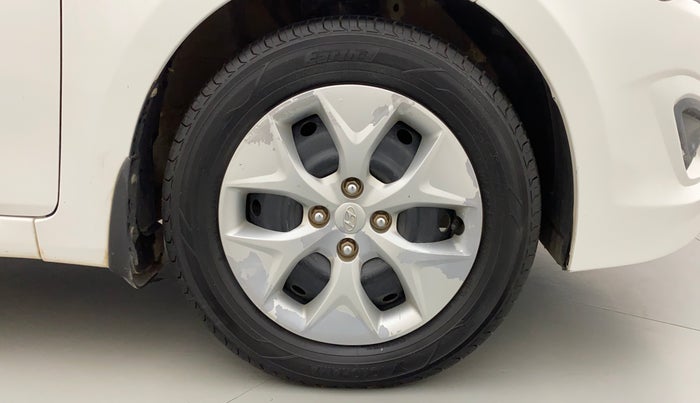 2017 Hyundai Verna 1.6 VTVT S, Petrol, Manual, 99,290 km, Right Front Wheel