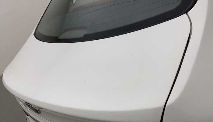2017 Hyundai Verna 1.6 VTVT S, Petrol, Manual, 99,290 km, Dicky (Boot door) - Paint has minor damage