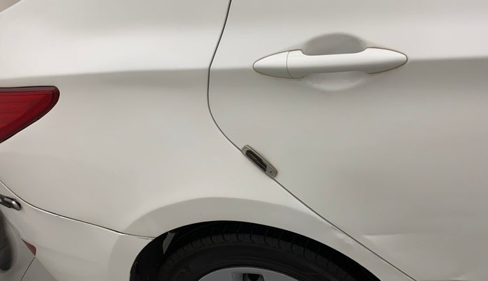 2017 Hyundai Verna 1.6 VTVT S, Petrol, Manual, 99,290 km, Right quarter panel - Paint has minor damage