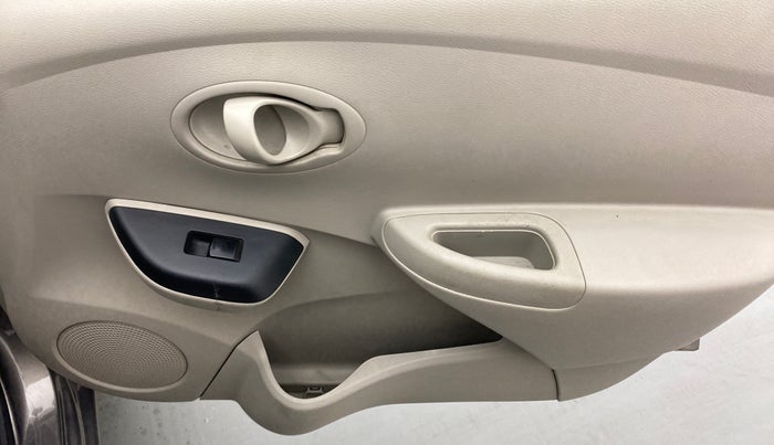 2018 Datsun Go T, Petrol, Manual, 34,024 km, Driver Side Door Panels Control